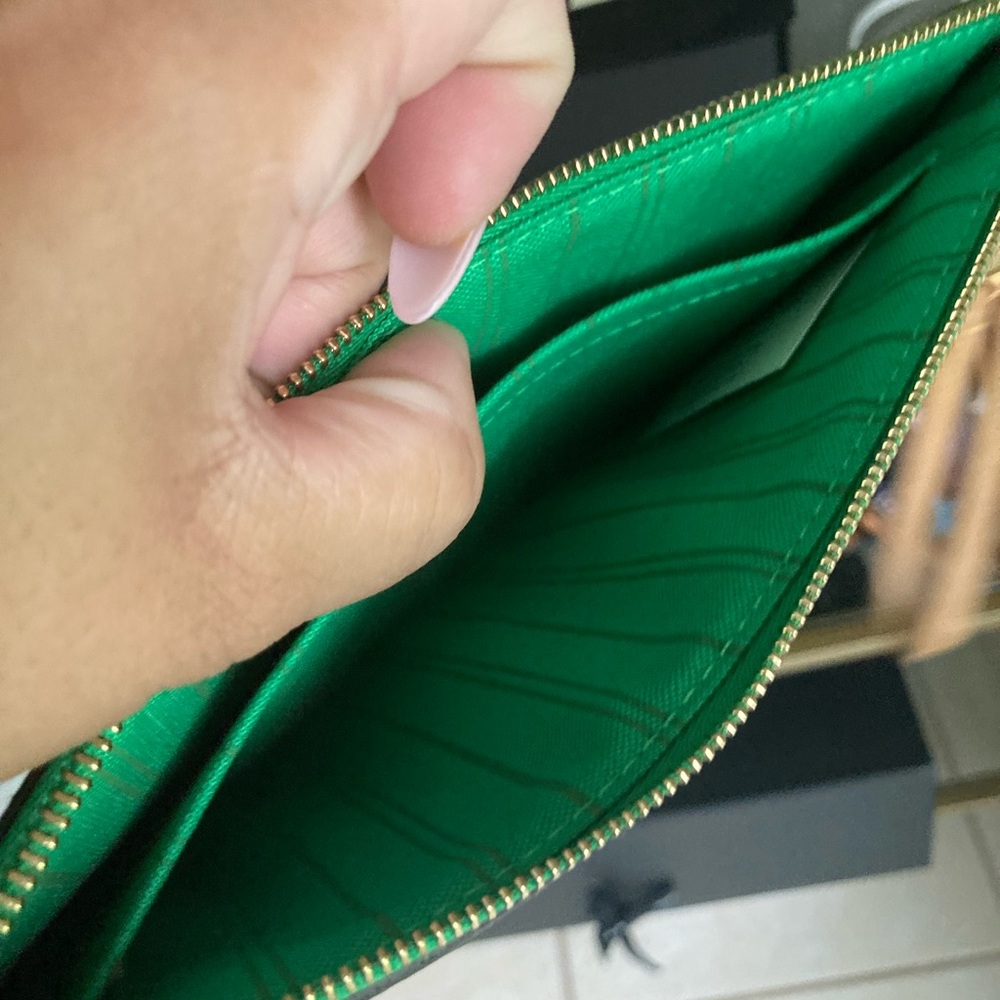 Louis Vuitton Hawaiian Limited Edition Wristlet 2017 - Picture 6 of 11